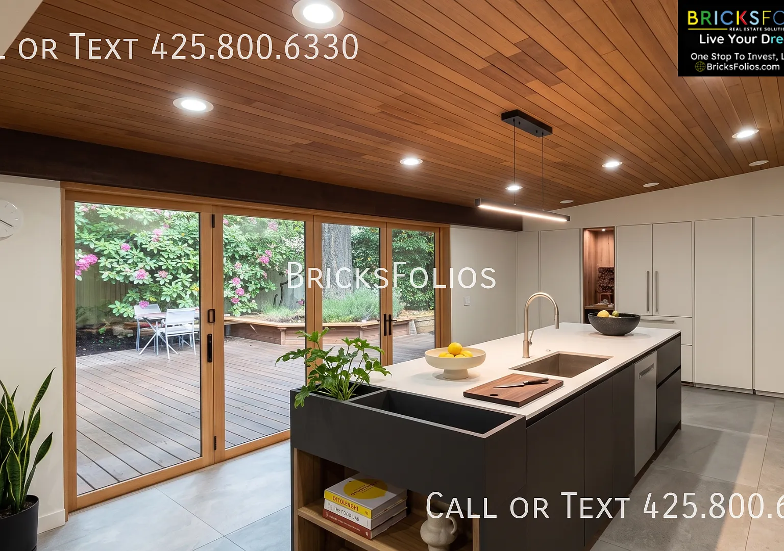 Premium-Updated Mercer Island Home | 2 Offices | High-End Kitchen | A/C | Ev-Ready | Large Fenced... — Photo 4