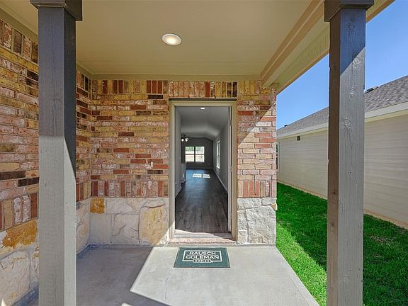 4th image of 14954 Dane Ct
