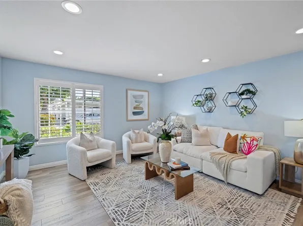 4 Woodleaf, Irvine, CA 92614