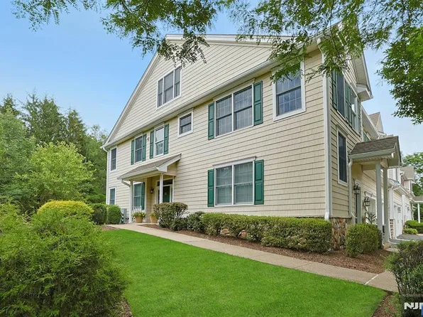 12 Pheasant Run, Westwood, NJ 07675