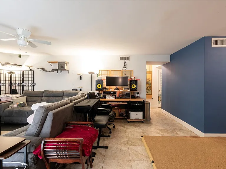 9490 SW 77th Ave #N1 — Photo 5