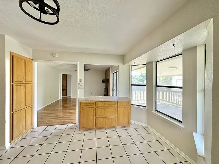 3706 Madison Dr — Photo 10