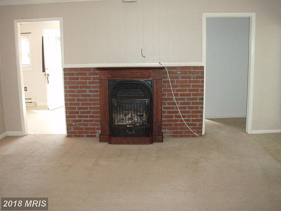2nd image of 208 Nichols Manor Dr