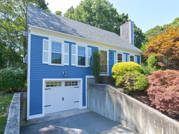 57 Rosewood Ter, Dartmouth, MA 02747