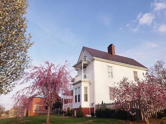 6th image of 109 Parsonage Ave