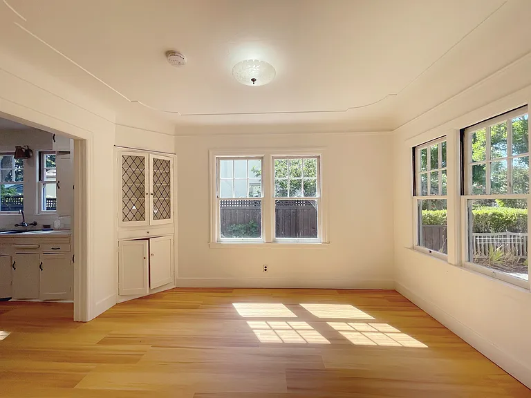 2351 Ramona St — Photo 4