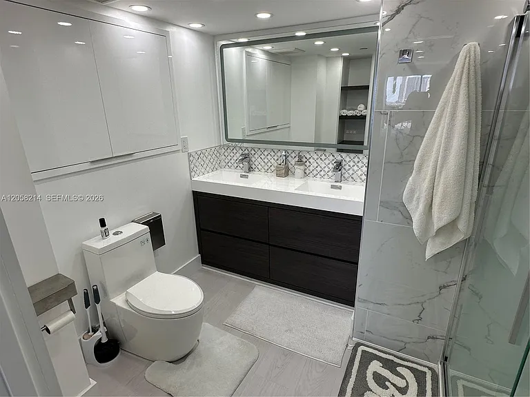555 NE 15th St #10I — Photo 15