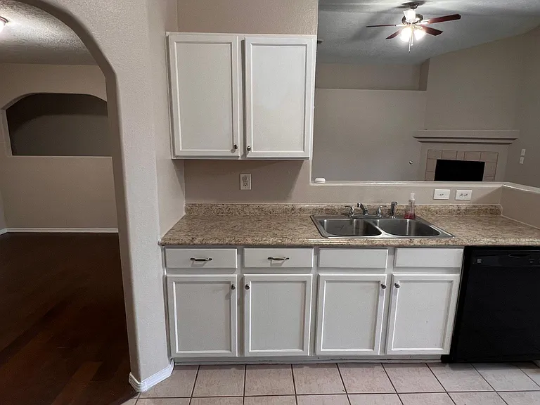 6432 Freemont Hills Loop NE — Photo 12