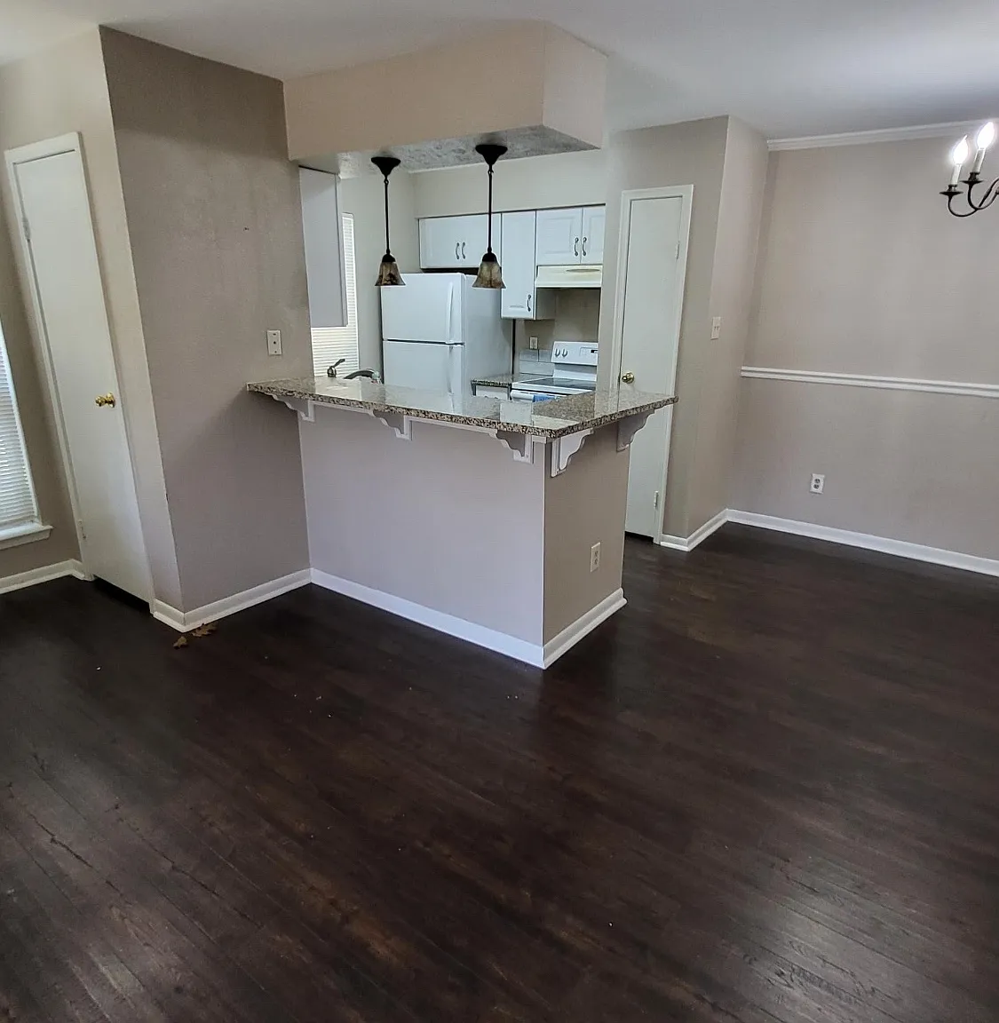 2 bed, 996 sqft, $1,350 — Photo 1