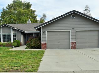 2047 Wicklow St, Redding, CA 96001