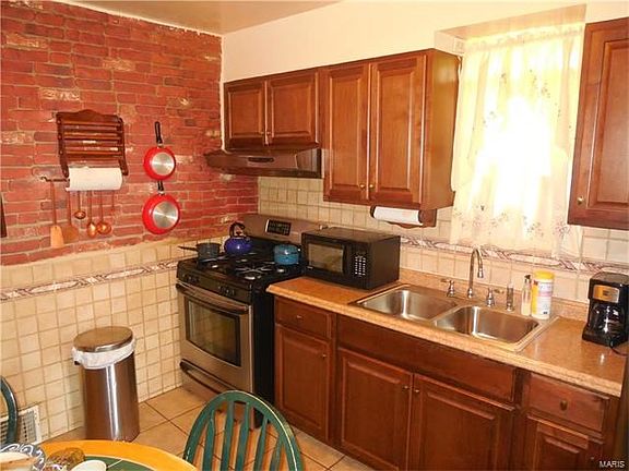 4th image of 2904 Maywood Ave