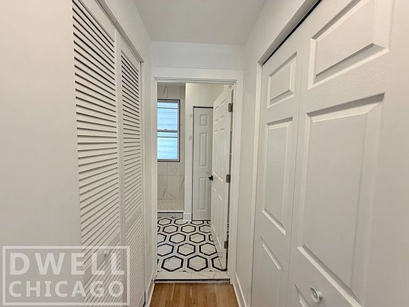 4th image of 1522 W Ardmore Ave