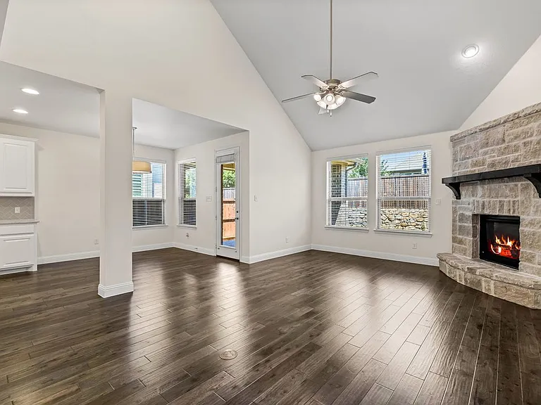 1514 Carnation St — Photo 8