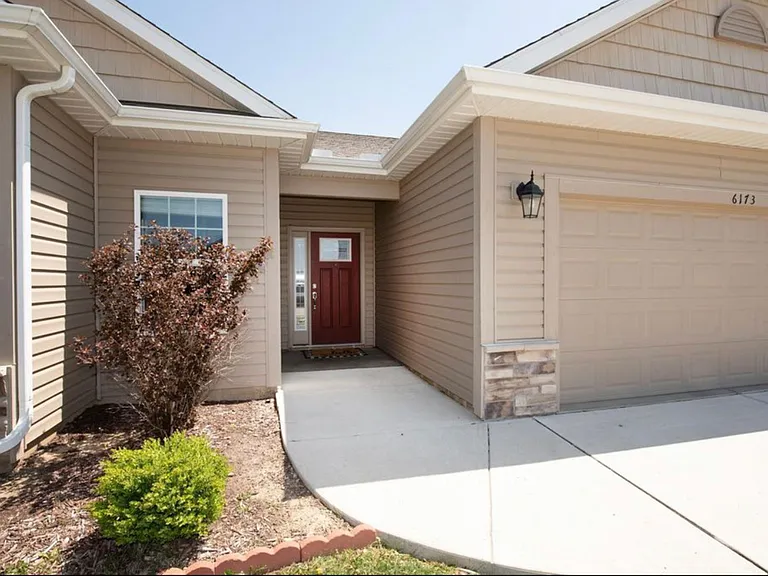6173 Silvercreek Dr — Photo 5