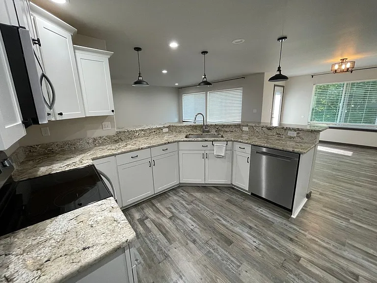 2525 El Mar St — Photo 5