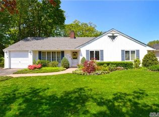 511 Raymond St, Rockville Centre, NY 11570