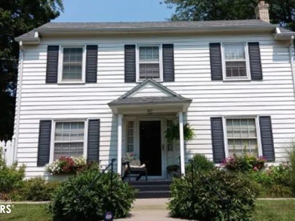 301 N 9th St, Oskaloosa, IA 52577