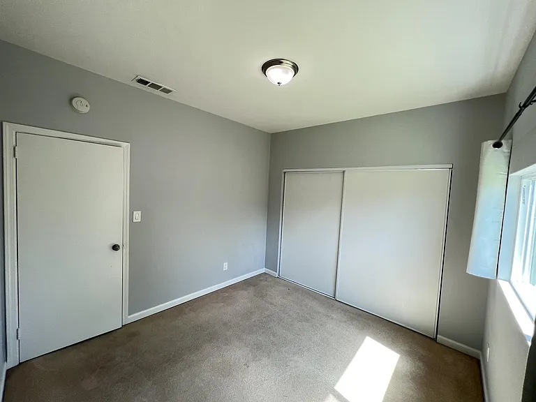 1017 Delaware St — Photo 7