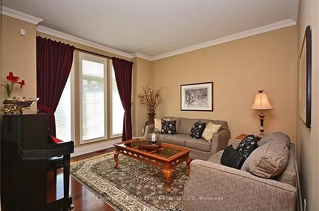 2271 Lyndhurst Dr — Photo 14