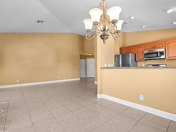 5th image of 5038 S Rainbow Blvd Unit 205