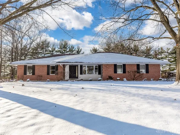 5907 King Arthur Dr, Dayton, OH 45429