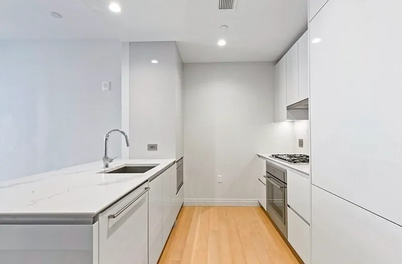 1 bed, 1.0 bath, 750 sqft, $1,555 — Photo 2