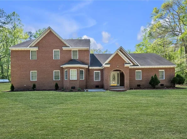 6704 Mill Creek Dr, Zuni, VA 23898