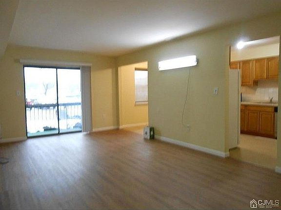 4th image of 1423 Raspberry Ct