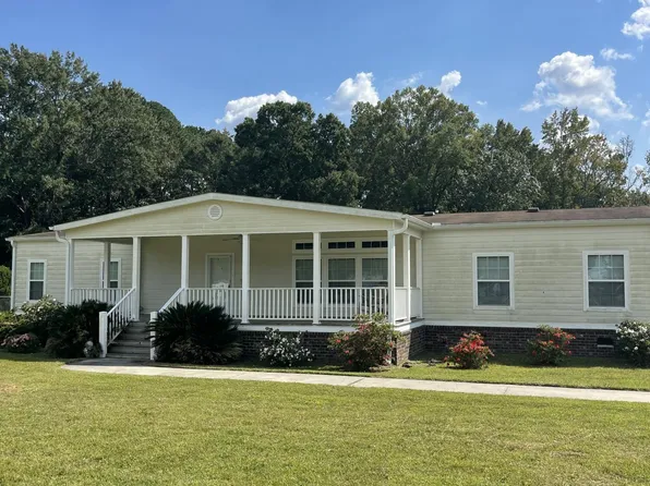 385 Embassy Dr, Summerville, SC 29483
