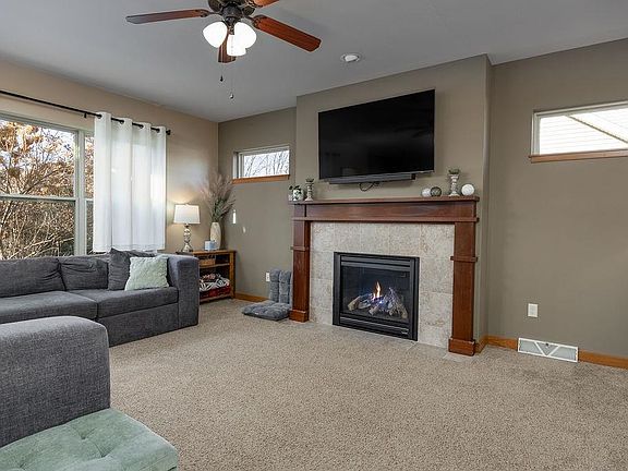 5th image of 381 Liberty Park Dr