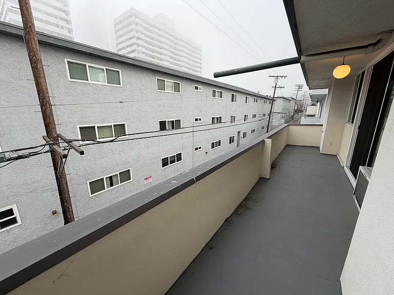 1277 Barry Ave #7 — Photo 14