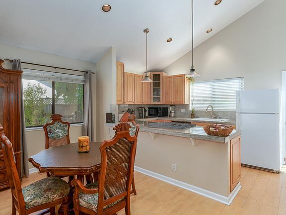5th image of 109 Hope Dr