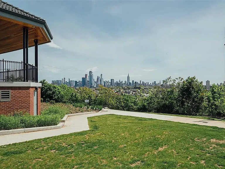 391 Palisade Ave #501 — Photo 22