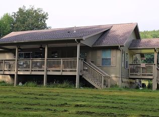 872 River Rd, Milanville, PA 18443