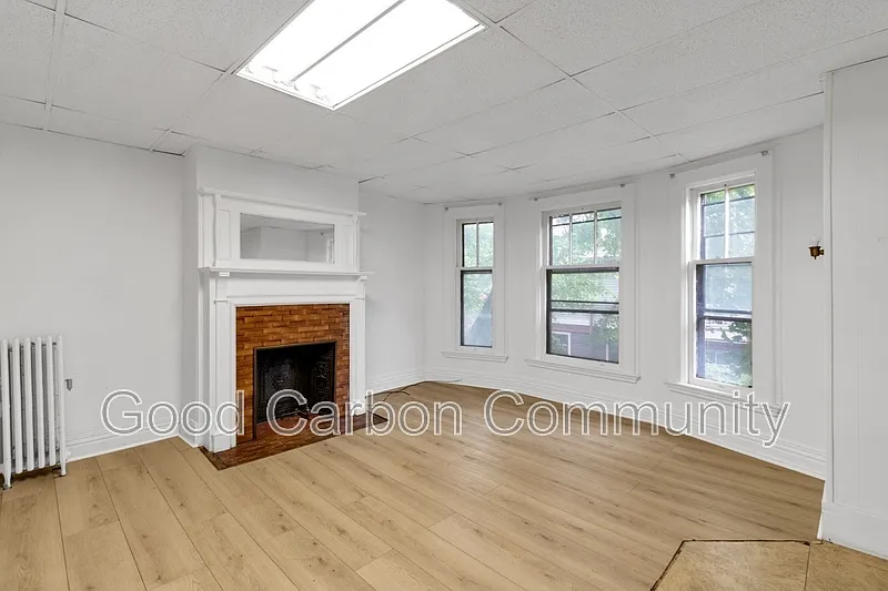 1 bed, 1.0 bath, $1,050 — Photo 3