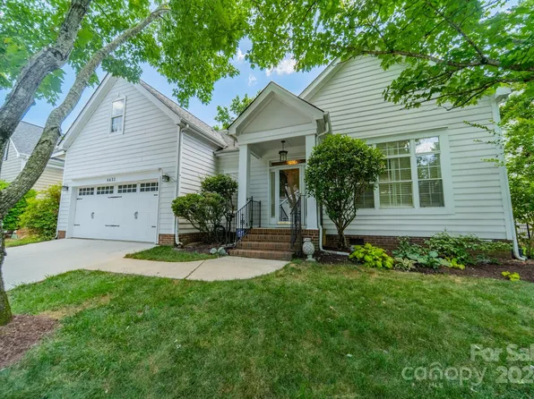 6631 Charter Hills Rd, Charlotte, NC 28277