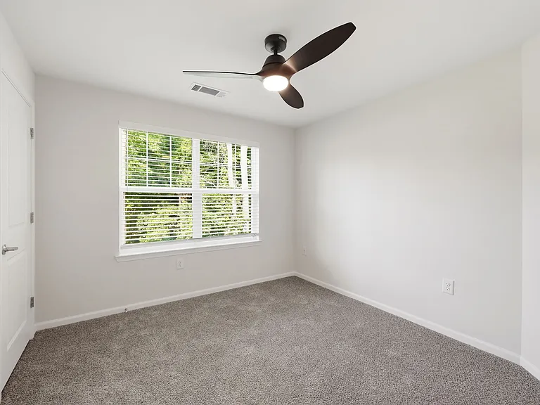 Oak Terrace — Photo 38