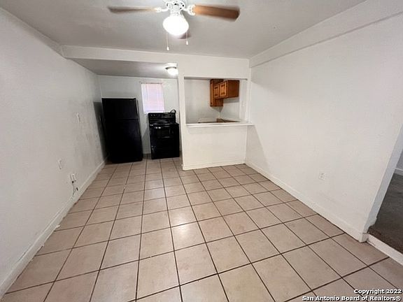 3rd image of 1331 Avant Ave #3