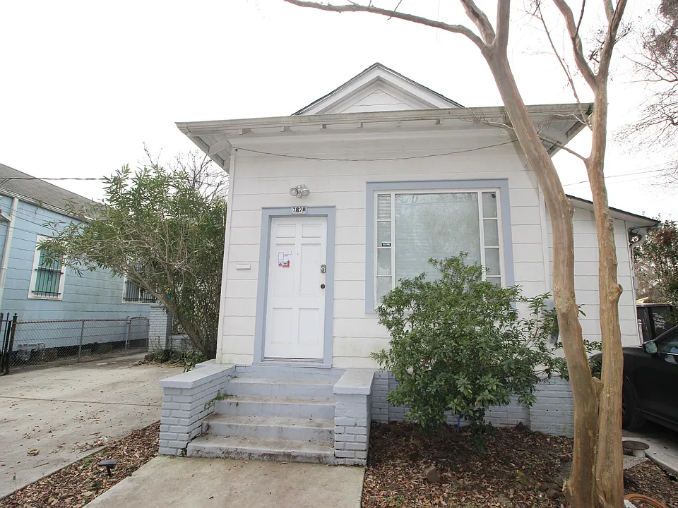 7620 Freret St #A