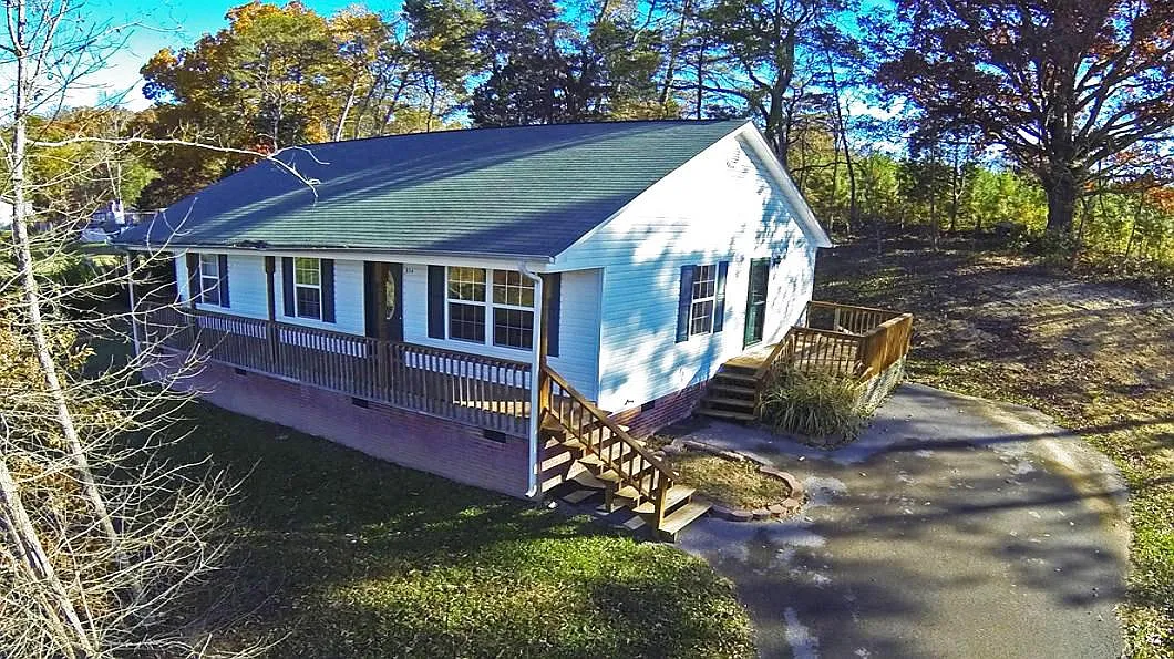 3 bed, 1120 sqft, $1,545 — Photo 1