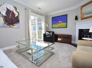 24 Springvalley Blvd, Basking Ridge, NJ 07920