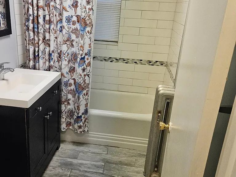108 Lyme St #2 — Photo 6