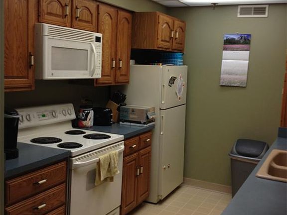 5th image of 1450 Plymouth Ln APT 406