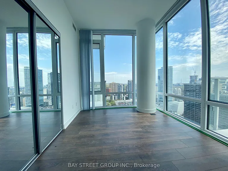 501 Yonge St #2709 — Photo 15