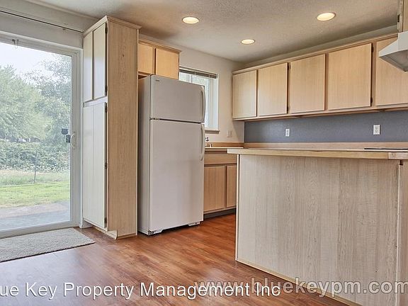 3rd image of 4000 NE 109th Ave Unit 220