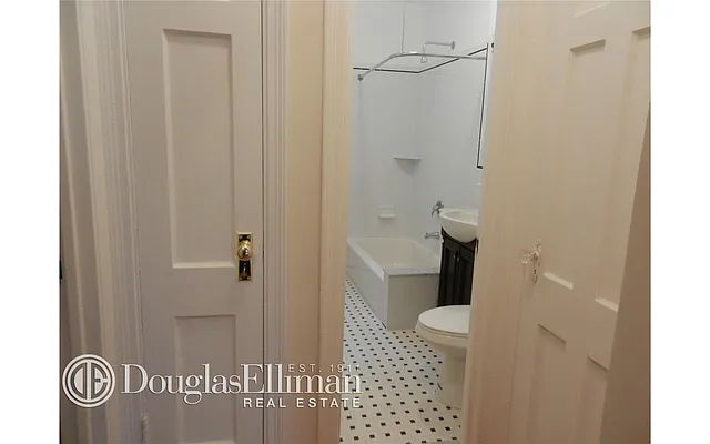 Rented by Douglas Elliman | media 4