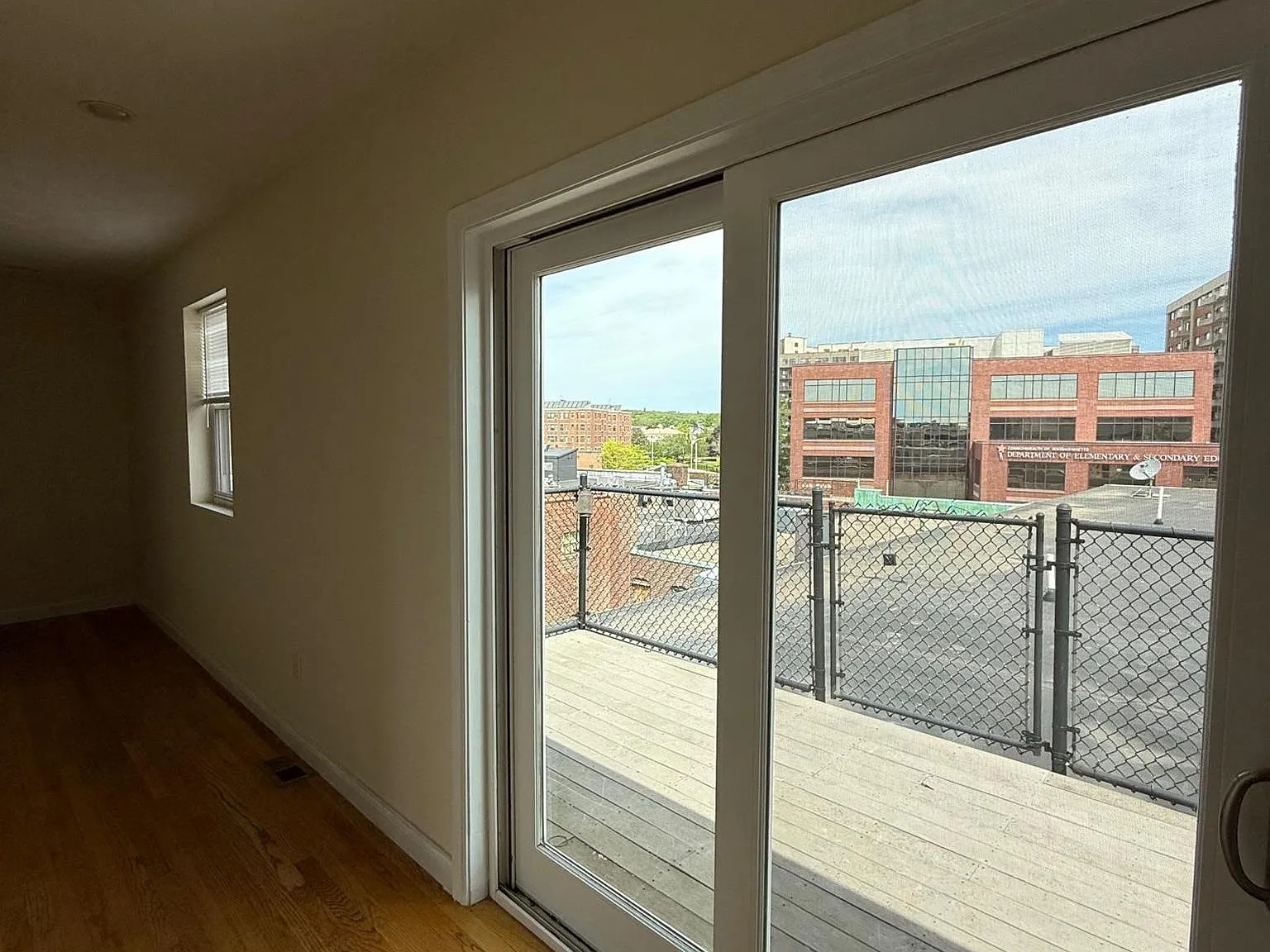 2 bed, 1.5 bath, 1100 sqft, $2,950 — Photo 3