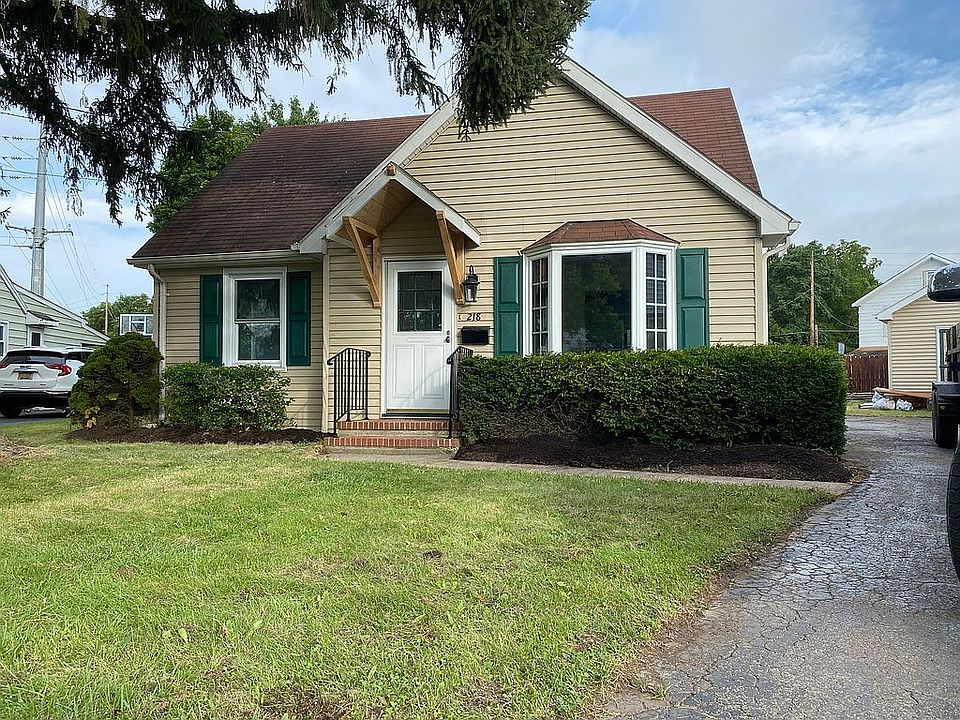 1st image of 218 Devonshire Dr