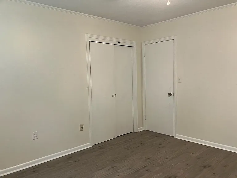 2320 Arcadia St — Photo 9