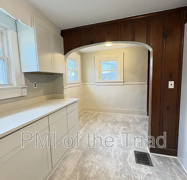 1110 Adams St — Photo 18